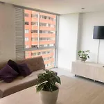 Grandioso Apartamento Cerca Al Lleras Y Tesoro