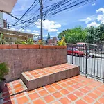 ¡Casa Con Parqueadero! Hogarena Y Vacacional