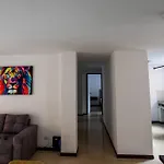 Espacioso Y Comodo Hogar.