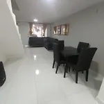 Hermosa Casa En Medellin. Cerca A Estacion Del Metro