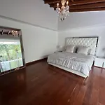 4 Bedrooms Mansion In Poblado 10 Minutes To Provenza