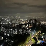 Comodo Apartamento Con Vista Al Ciudad Cerca Al Poblado