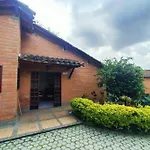 La Casa De La Abuela, Poblado
