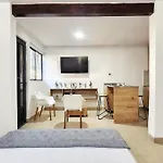 Couples Retreat In Laureles Estadio Private Studio, 1Br 1Bath Kit