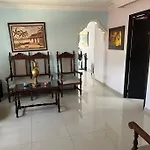 Casa De Lujo Muy Amplia Con Ubicacion Privilegiada