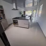 Casa Central En La Floresta!