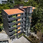 The Somos Flats Central Poblado