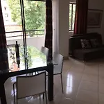Excelente, moderno, amoblado y bien ubicado apartamento en Laureles, Medellín