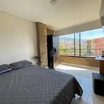 Apartamentos Extraordinarios En Medellin, Viajeros Y Familias