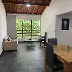 Apartamento espacioso en Manila el Poblado