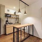 The Somos Flats Laureles
