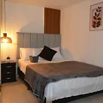 Moderno Y Centrico Apartamento Con Impresionantes Vistas A La Montana