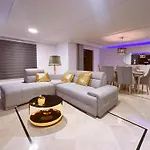 Luxury Penthouse Superb Location
