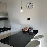 Apartamento En Laureles Con Aire Acondicionado
