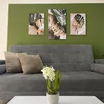 Apartamento En Laureles Con Aire Acondicionado