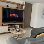 New Luxury 3 Bedroom Apartment In Great Area.