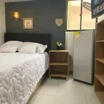 Comoda Habitacion Independiente En Laureles Estadio Con Bano Privado Para 3 Personas