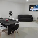Beautiful Apartment In The Heart Of Laurels