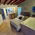 201 Jacuzzi & Comfort, Loft