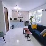 Ac - House Laureles - Self Cheking