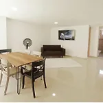 Beautiful Apartment In The Heart Of Laurels