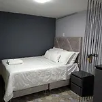 101 Apartaestudio Cerca Al Estadio -Boulevar De La 70