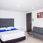 Close To The Santa Fe Mall In Poblado 207