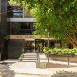 First Class Hotel