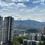 Apto En Las Palmas, Cerca Al Aeropuerto Y Zona Rosa, 3Br