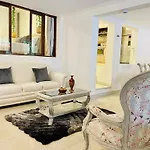 Casa Amsterdam Con Jacuzzi En Poblado Medellin