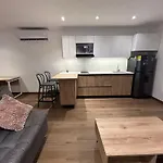 Comodo Apartamento Y Metro De Medellin A Un Paso