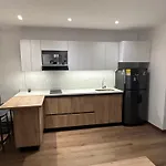 Comodo Apartamento Y Metro De Medellin A Un Paso