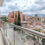 Lindo Apartamento En Laureles Con Piscina 501