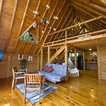 Hermosa Cabaña tipo chalet en Santa Elena