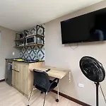 Economico Alojamiento En Medellin Por Dias - A102 By Roots Rentals