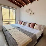 Laureles - Amplio - Terraza- Aire Acondicionado