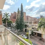 Apartamento Centrico En Laureles Con Piscina 301