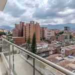 Apartamento En Maravilloso Laureles Con Piscina 801