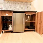 Nuevo Estudio Cerca De Plaza Mayor Nid101 By Roots Rentals