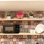 Nid202 Arrendamiento Nuevo Apartamento Con Balcon By Roots Rentals