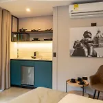 Hotel Living 35 Suites