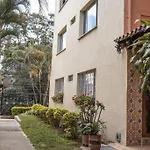 Apartamento Amplio En Barrio Mas Cool De Medellin