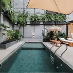 10A House Pool Provenza