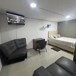 Amplio Apartamento En La 70 Estadio Laureles Para Grupos Familiares O Amigos