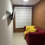 Apt Confortable Y Muy Centrico