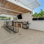 Nowa Provenza 3-Story Villa With Pool & Rooftop