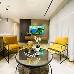 17Th Floor 2 Bedrooms Ac Plus Pool & Gym 1704