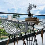 17Th Floor 2 Bedrooms Ac Plus Pool & Gym 1704