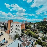 High Floor 1 Bedroom With Pool Gym Provenza 1103