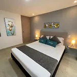 Hotel 12 Nights